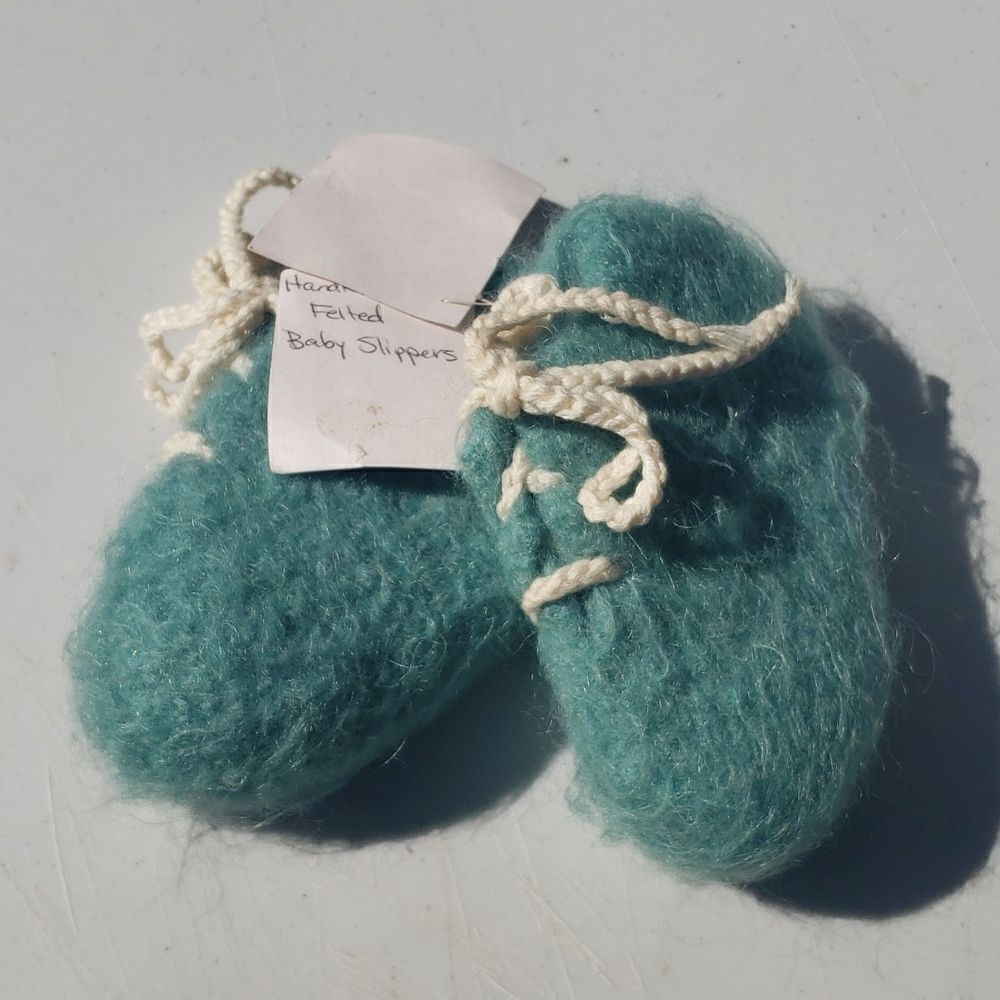 ‎Vintage Handmade Handknitted Baby Slippers